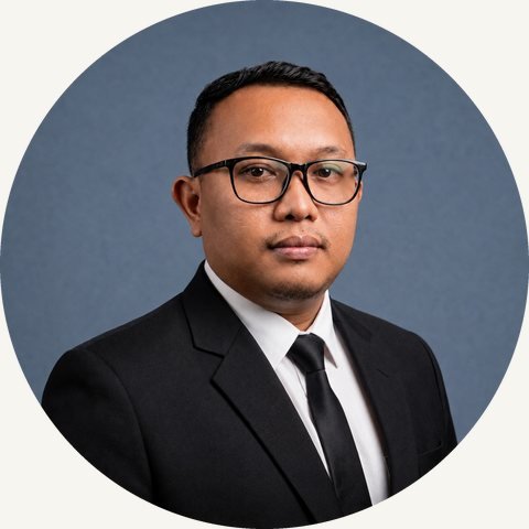 Potret Yoga, Director di Winayasa Utama